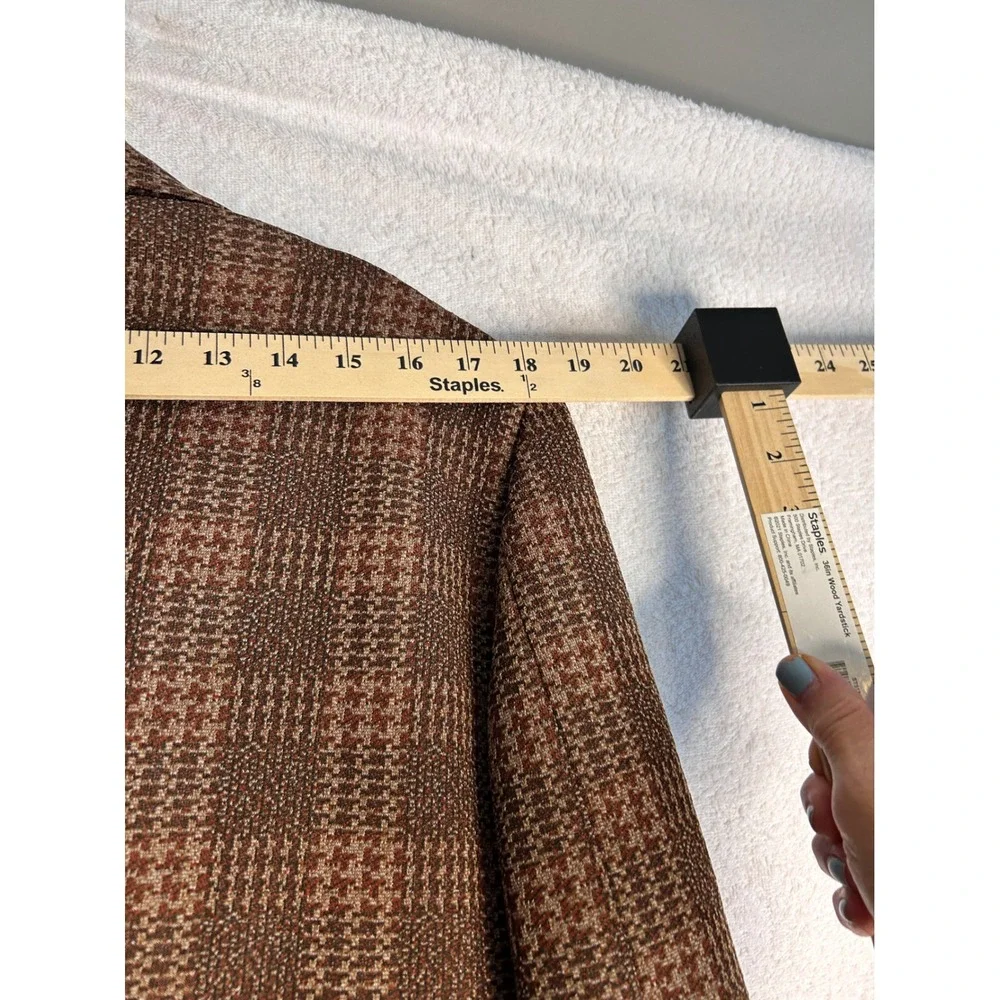 Oakmont Vintage Mens Brown Plaid Two Button Blazer Sport Coat size 44S see pics